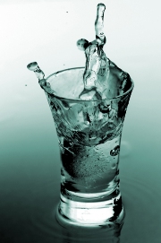 imagen absracta vaso con agua
